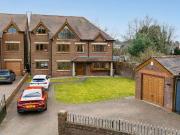 6 bedroom detached house for sale