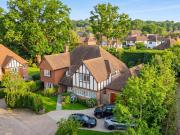 6 bedroom detached house for sale