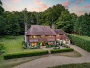 6 bedroom detached house for sale