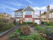 6 bedroom detached house for sale