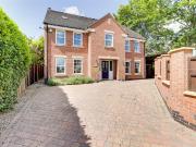 6 bedroom detached house for sale