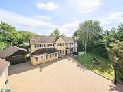 6 bedroom detached house for sale