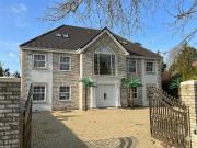 6 bedroom detached house for sale
