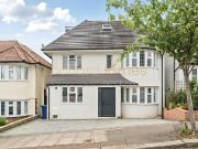 6 bedroom detached house for sale