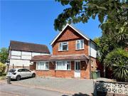 6 bedroom detached house for sale