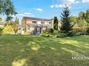 6 bedroom detached house for sale