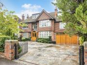 6 bedroom detached house for sale