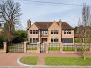 6 bedroom detached house for sale