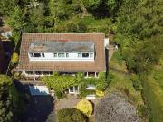 6 bedroom detached house for sale