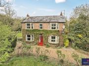 6 bedroom detached house for sale