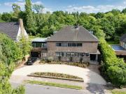 6 bedroom detached house for sale