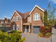 6 bedroom detached house for sale