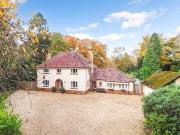 6 bedroom detached house for sale