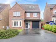 6 bedroom detached house for sale