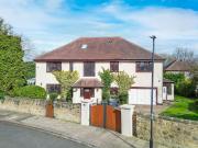 6 bedroom detached house for sale