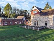 6 bedroom detached house for sale