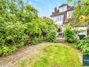 6 bedroom detached house for sale