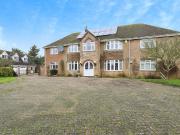 6 bedroom detached house for sale