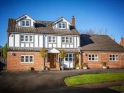 6 bedroom detached house for sale