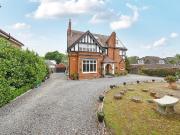 6 bedroom detached house for sale