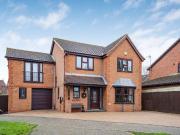6 bedroom detached house for sale