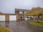 6 bedroom detached house for sale