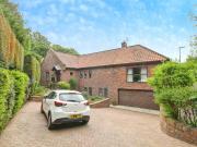6 bedroom detached house for sale
