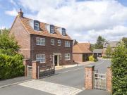 6 bedroom detached house for sale