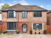 6 bedroom detached house for sale