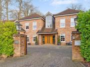 6 bedroom detached house for sale