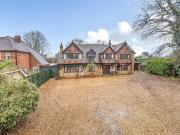 6 bedroom detached house for sale