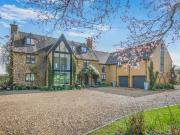 6 bedroom detached house for sale