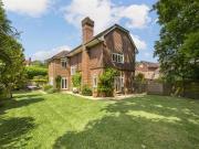 6 bedroom detached house for sale