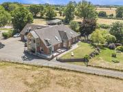 6 bedroom detached house for sale