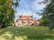 6 bedroom detached house for sale