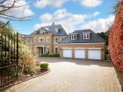 6 bedroom detached house for sale
