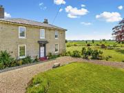 6 bedroom detached house for sale