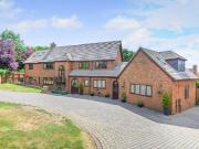 6 bedroom detached house for sale