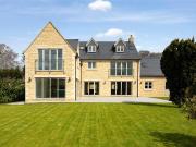 6 bedroom detached house for sale