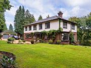 6 bedroom detached house for sale