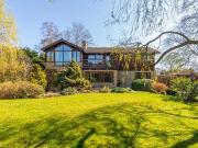 6 bedroom detached house for sale