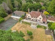 6 bedroom detached house for sale