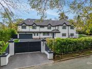 6 bedroom detached house for sale