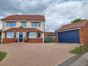 6 bedroom detached house for sale