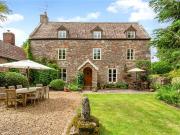 6 bedroom detached house for sale