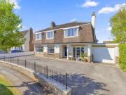 6 bedroom detached house for sale