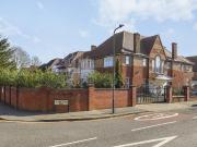 6 bedroom detached house for sale