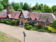 6 bedroom detached house for sale