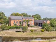 6 bedroom detached house for sale