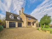 6 bedroom detached house for sale
